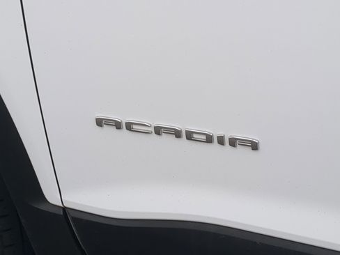 Used 2023 GMC Acadia SLT w/ Preferred Package FWD image 29