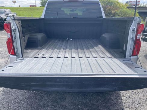 Used 2020 Chevrolet Silverado 1500 Custom w/ Custom Value Package image 9