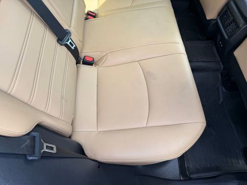 Used 2021 Toyota RAV4 XLE Premium image 22