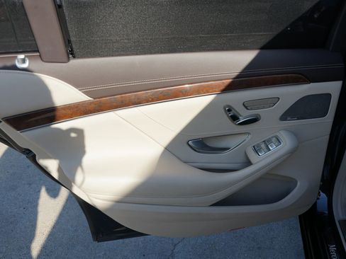 Used 2014 Mercedes-Benz S 550 Sedan image 34