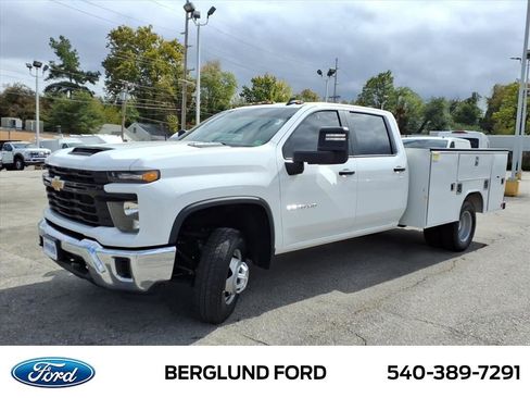Used 2024 Chevrolet Silverado 3500 W/T w/ WT Convenience Package image 9