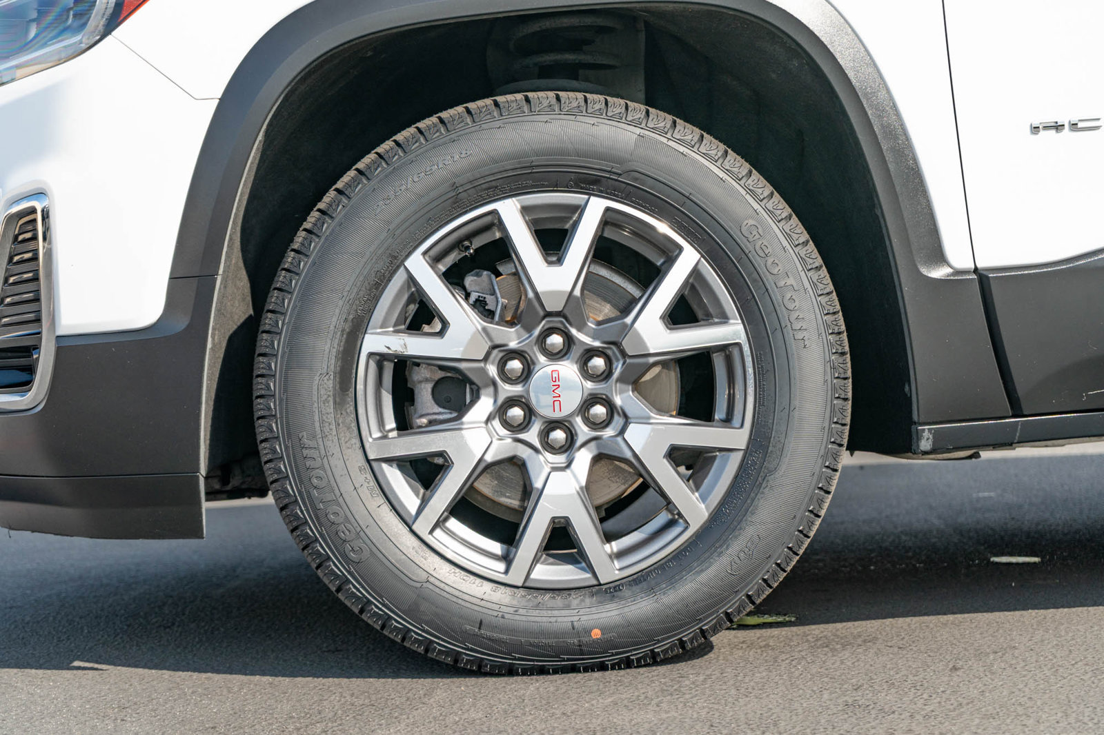 Used 2023 GMC Acadia SLT FWD image 5
