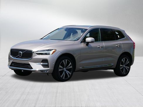 Used 2023 Volvo XC60 B5 Plus w/ Climate Package AWD/4WD image 2