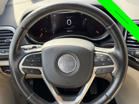 Used 2022 Jeep Grand Cherokee Laredo E w/ Security & Convenience Group image 28