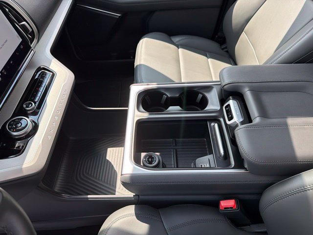 Used 2026 Ford Expedition Max Active AWD/4WD image 24