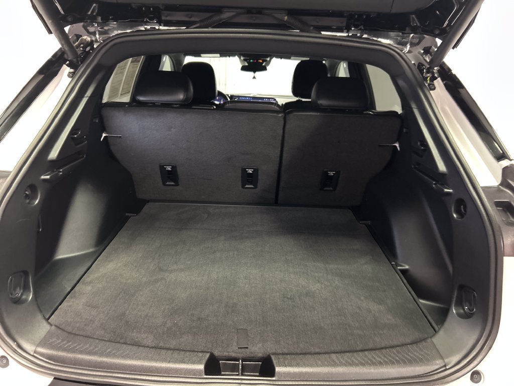 Used 2024 Chevrolet Equinox EV RS FWD image 24