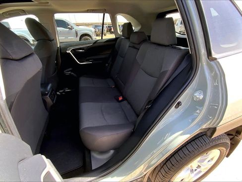Used 2021 Toyota RAV4 XLE w/ Convenience Package image 20