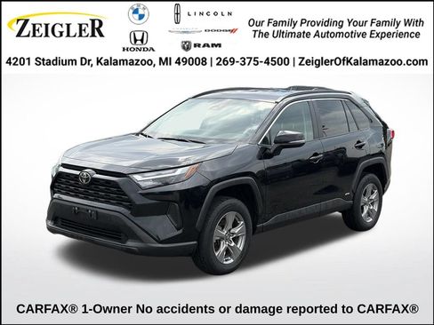 Used 2025 Toyota RAV4 XLE AWD/4WD image 1