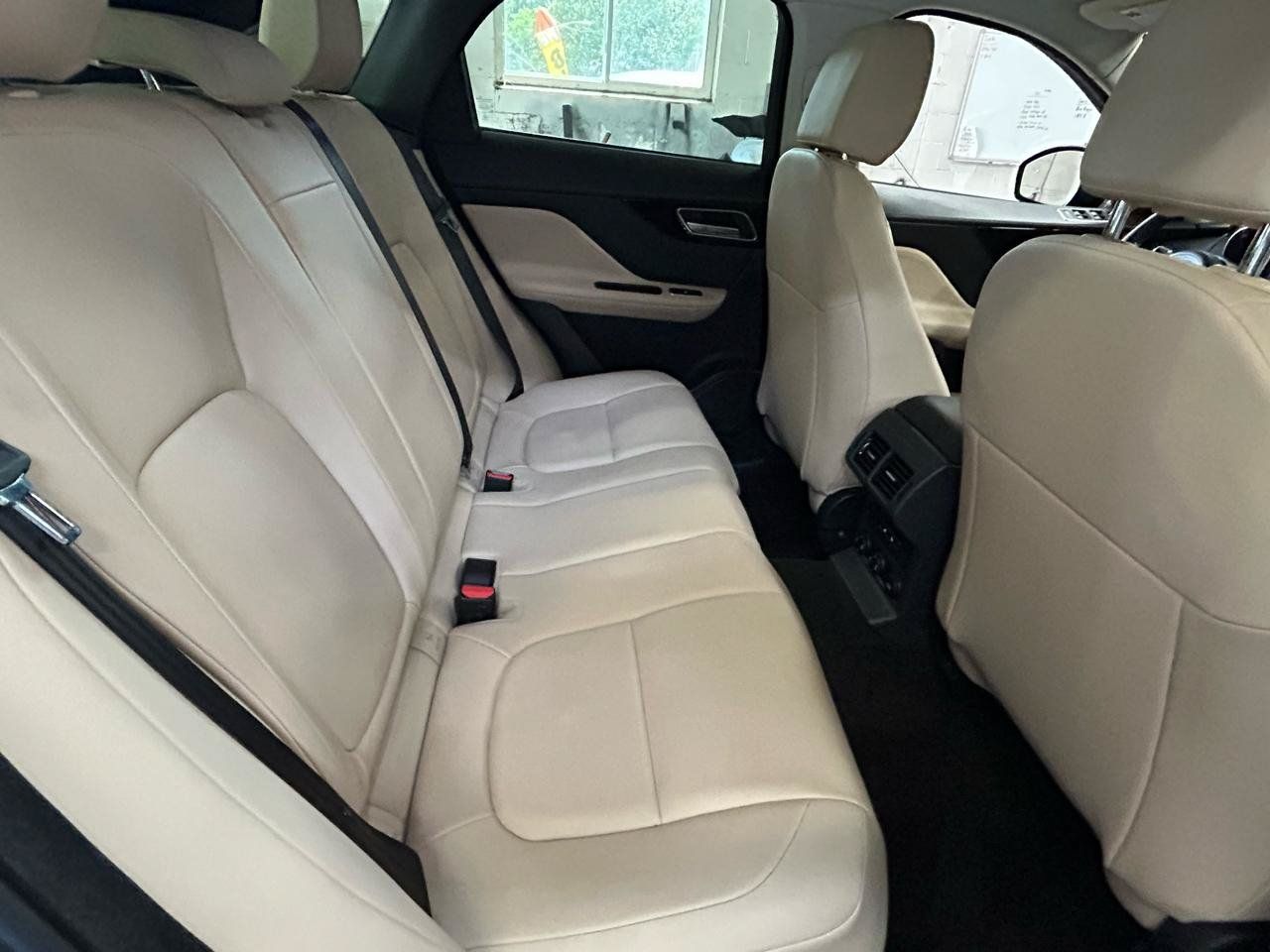 Used 2018 Jaguar F-PACE Premium AWD/4WD image 22