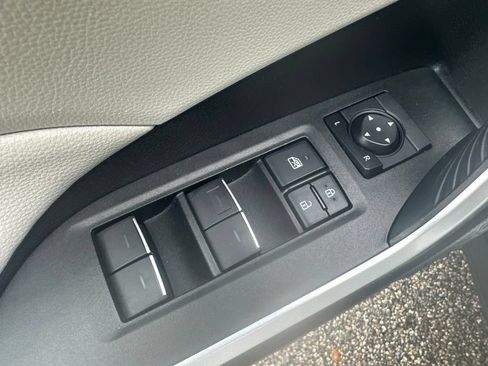 Used 2022 Toyota RAV4 XLE w/ Convenience Package AWD/4WD image 14