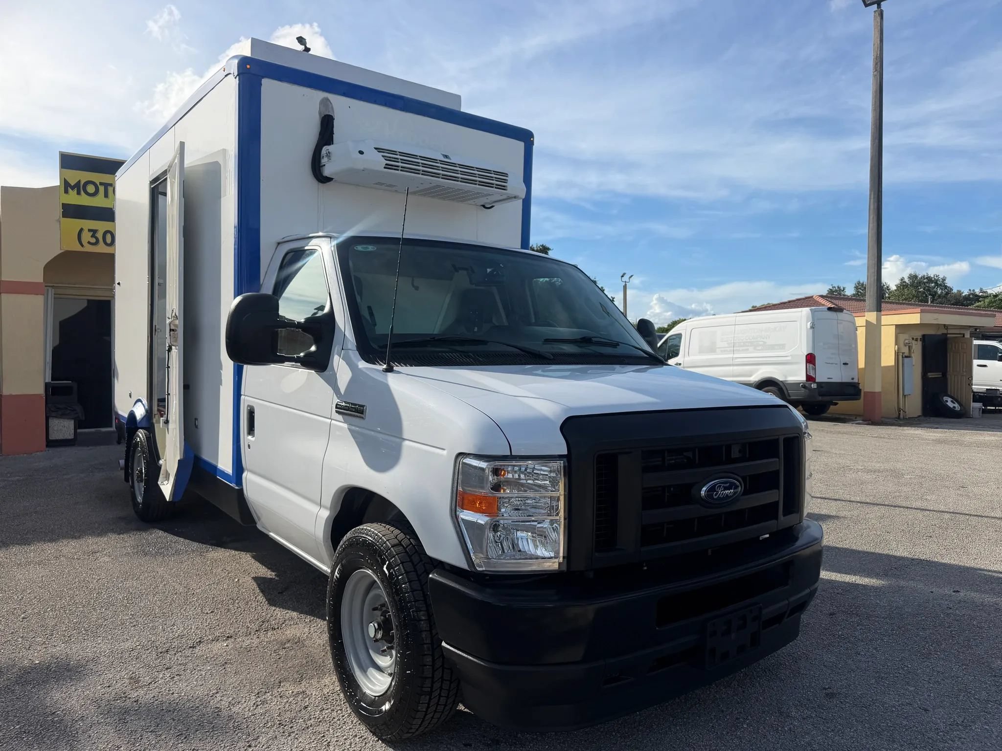 Used 2023 Ford E-350 and Econoline 350 Super Duty w/ Power Windows & Locks Group RWD image 8