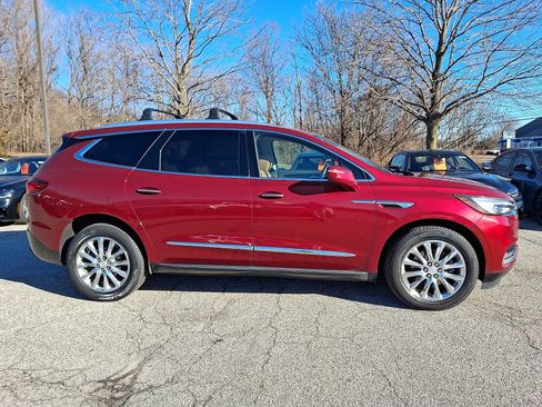 Used 2018 Buick Enclave Essence w/ LPO, Hit The Road Package image 7