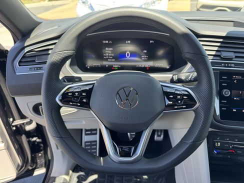 Certified 2024 Volkswagen Tiguan SE R-Line AWD/4WD image 20