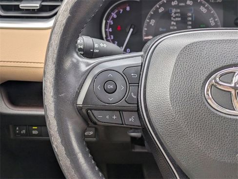 Used 2020 Toyota RAV4 Limited image 18