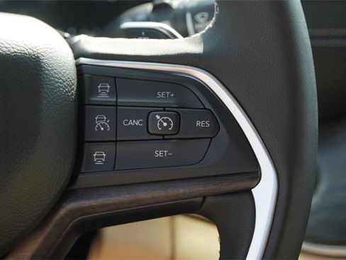 New 2025 Jeep Grand Cherokee L Limited w/ Luxury Tech Group II image 29