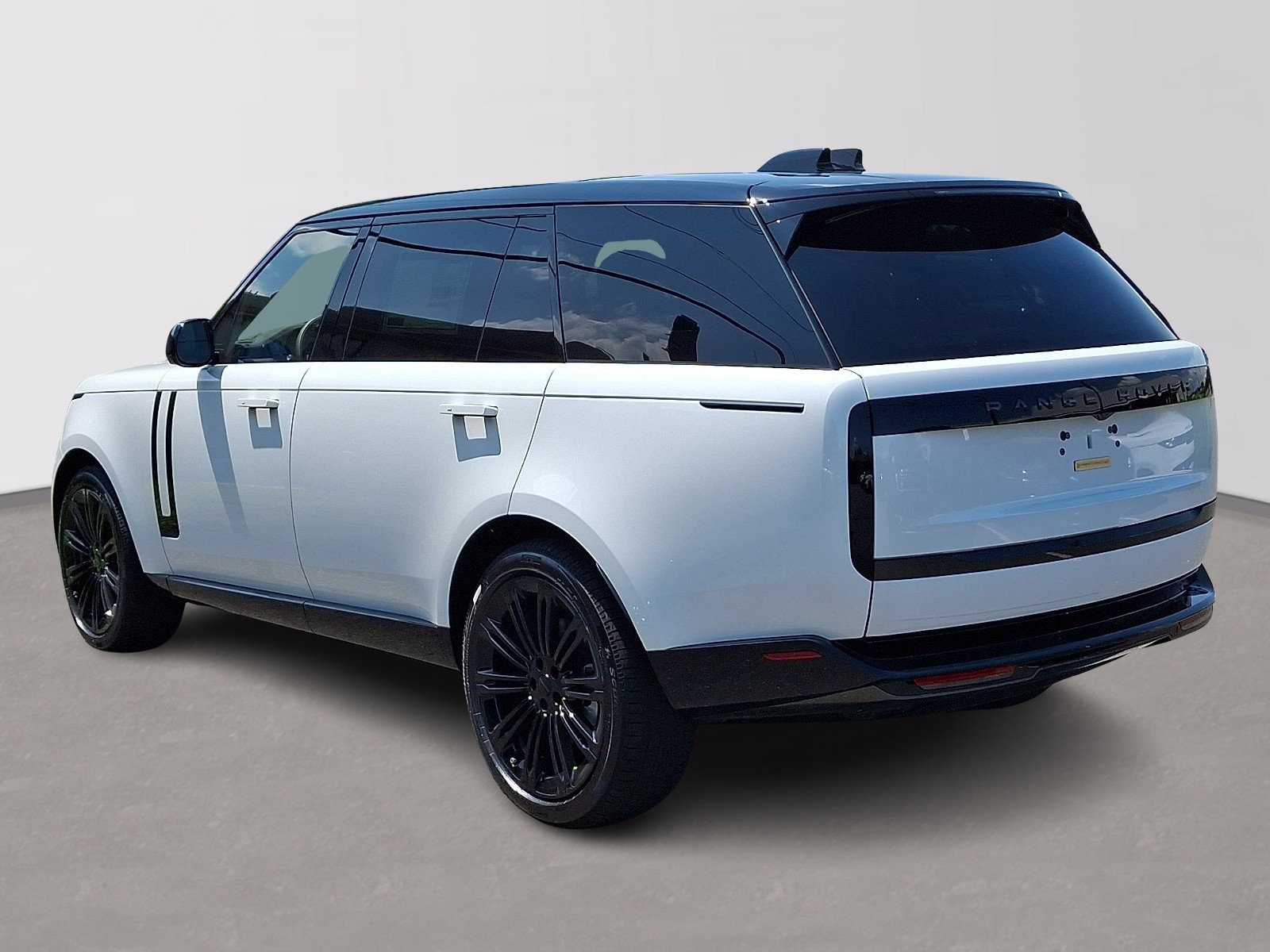 New 2026 Land Rover Range Rover Long Wheelbase SE AWD/4WD image 4
