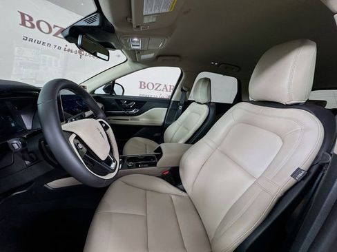 New 2026 Lincoln Corsair Premiere FWD image 23