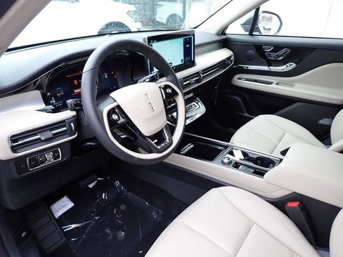 New 2026 Lincoln Corsair Premiere image 20