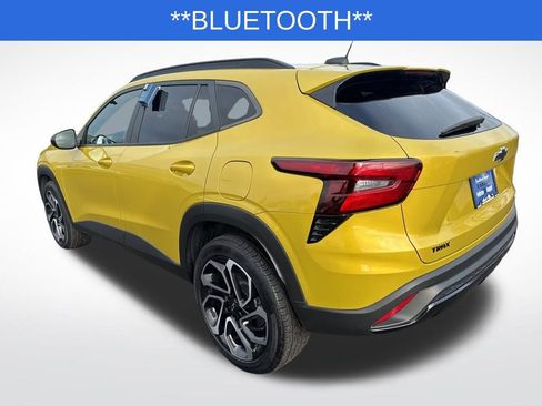 Used 2024 Chevrolet Trax RS w/ Sunroof Package image 5