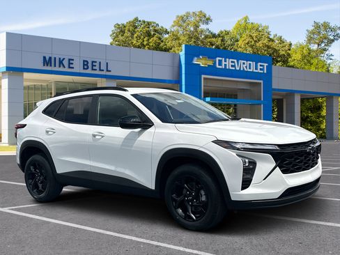 New 2026 Chevrolet Trax LT w/ Driver Confidence Package FWD image 1