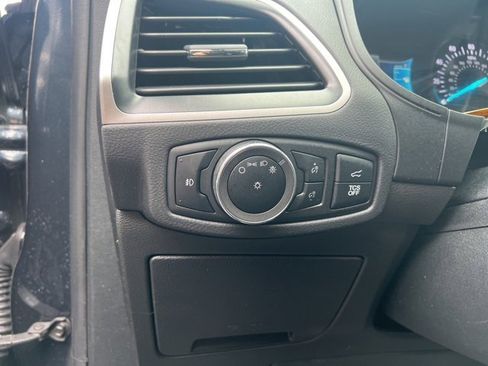 Used 2024 Ford Edge SEL w/ Convenience Package image 25