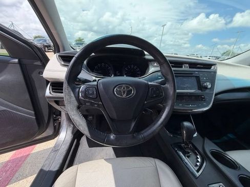 Used 2016 Toyota Avalon XLE FWD image 15