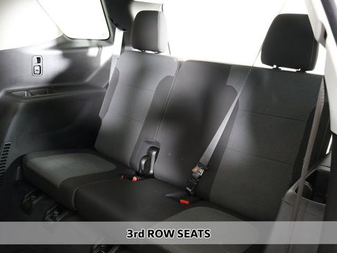 Used 2021 Chevrolet Traverse LS AWD/4WD image 4