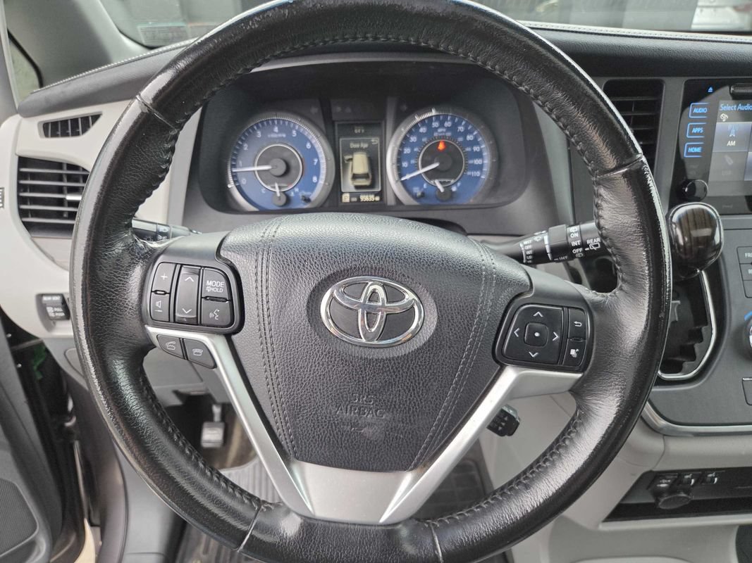 Used 2016 Toyota Sienna XLE w/ XLE Navigation Package AWD/4WD image 22