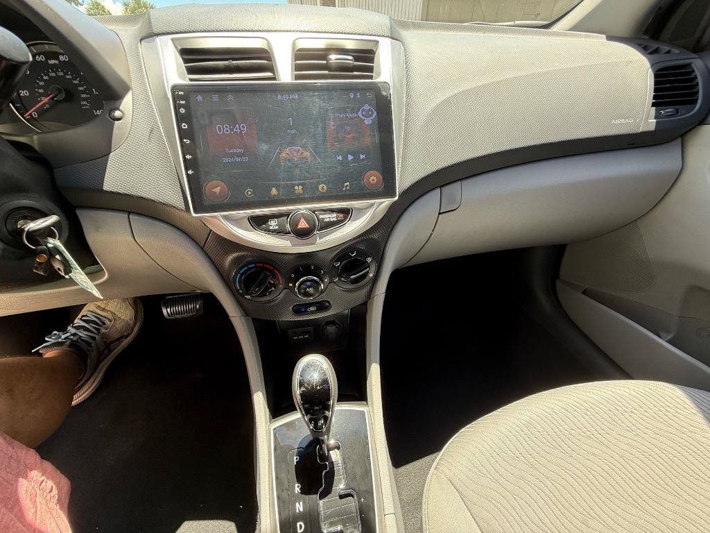 Used 2012 Hyundai Accent GLS w/ Premium Pkg 3 FWD image 12