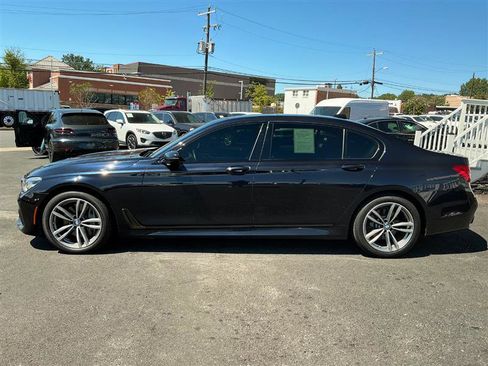 Used 2019 BMW 750i xDrive w/ M Sport Package image 3