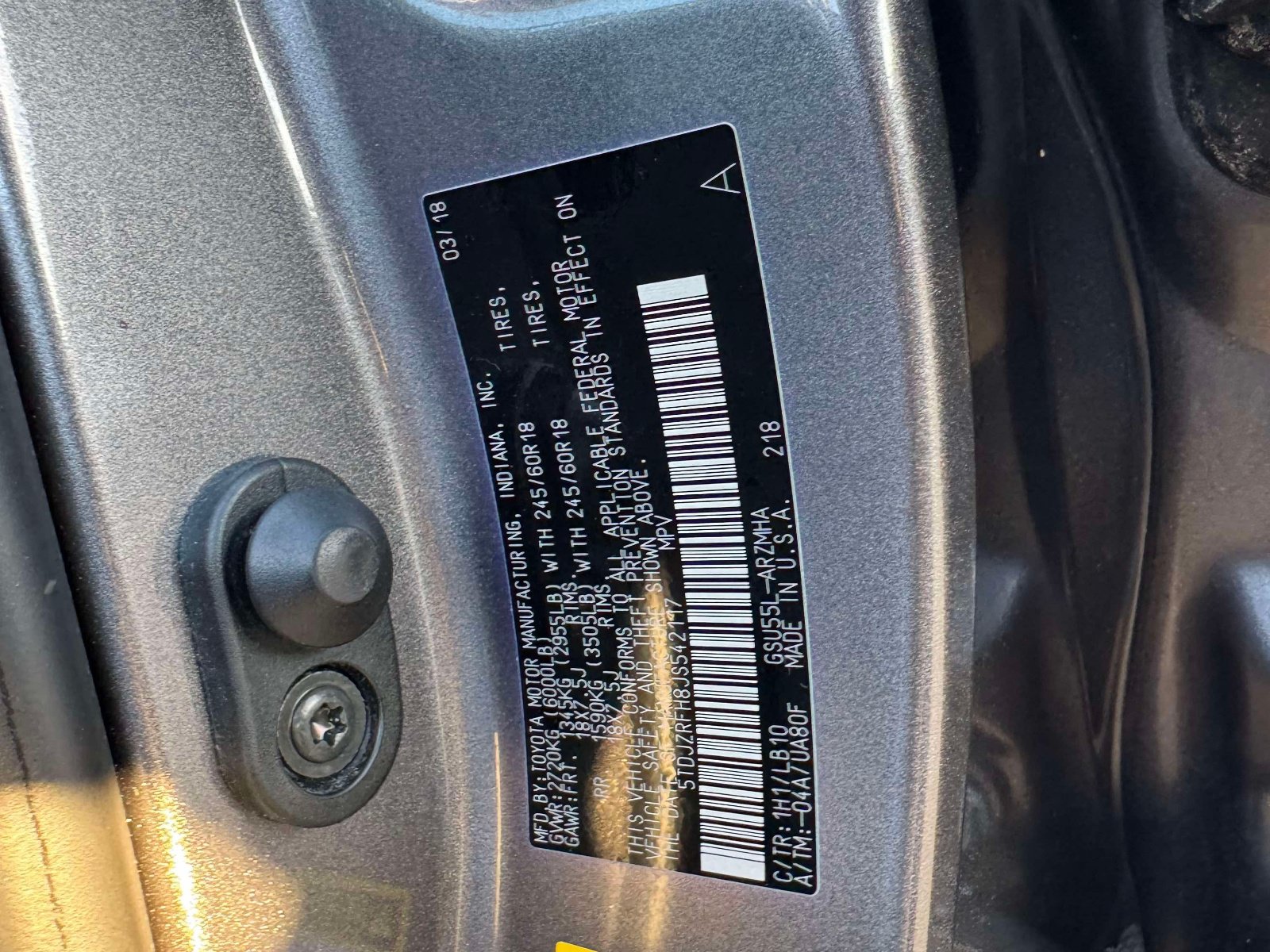 Used 2018 Toyota Highlander XLE AWD/4WD image 25