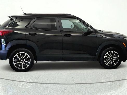 Used 2025 Chevrolet TrailBlazer LT AWD/4WD image 6