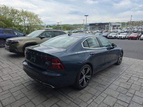 Used 2022 Volvo S60 B5 Inscription AWD/4WD image 4