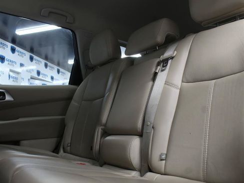 Used 2015 Nissan Pathfinder SL FWD image 17