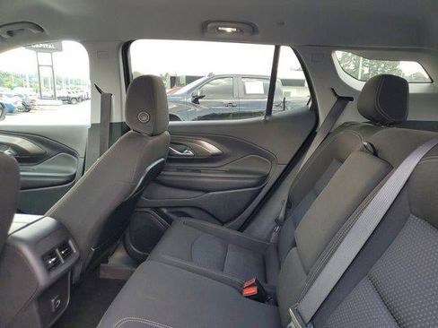 Used 2024 GMC Terrain SLE AWD/4WD image 9