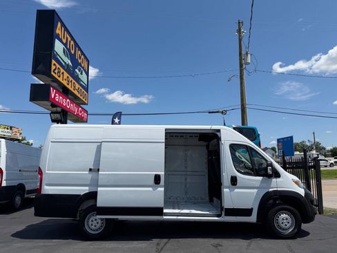 Used 2025 RAM ProMaster 3500 w/ Convenience Group FWD image 11