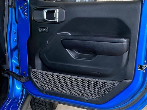 Used 2021 Jeep Wrangler Willys image 19