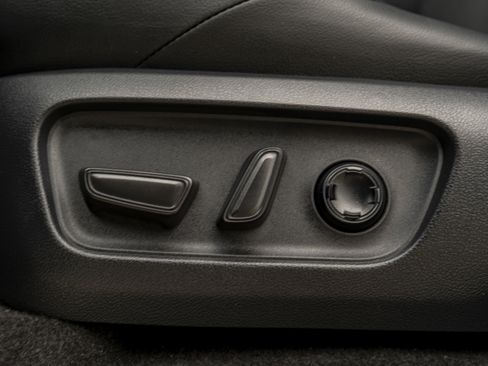 Used 2025 Toyota 4Runner Limited AWD/4WD image 41