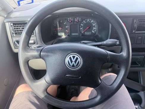 Used 2002 Volkswagen Eurovan GLS image 13