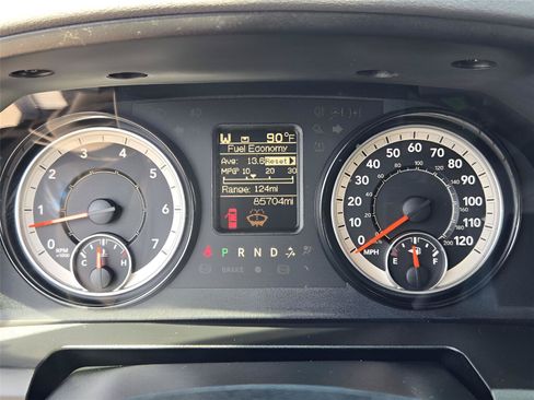 Used 2020 RAM 1500 Classic SLT RWD image 14