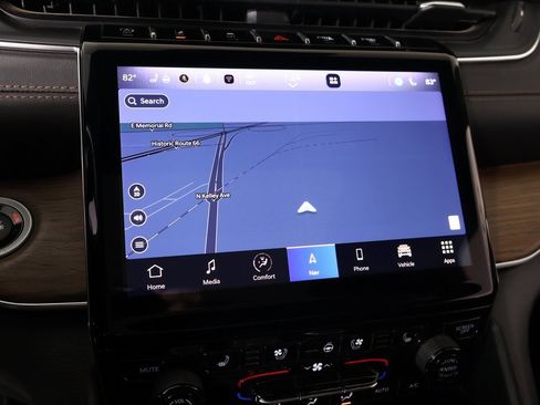 Used 2023 Jeep Grand Cherokee L Summit w/ Luxury Tech Group V image 7