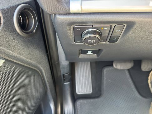 Used 2025 Ford Expedition Active AWD/4WD image 17