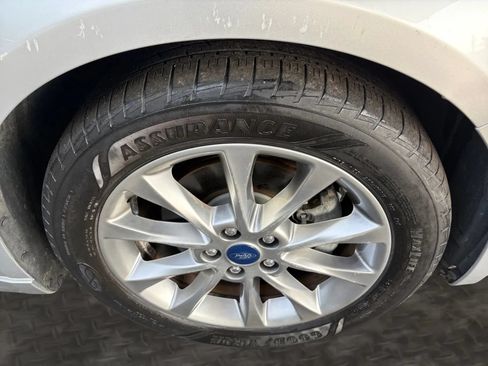Used 2017 Ford Fusion SE FWD image 35