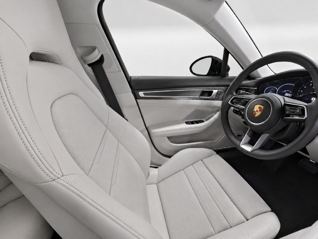 Certified 2023 Porsche Panamera 4 Platinum Edition AWD/4WD image 8