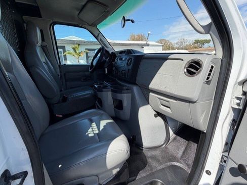 Used 2009 Ford E-350 and Econoline 350 Super Duty image 16