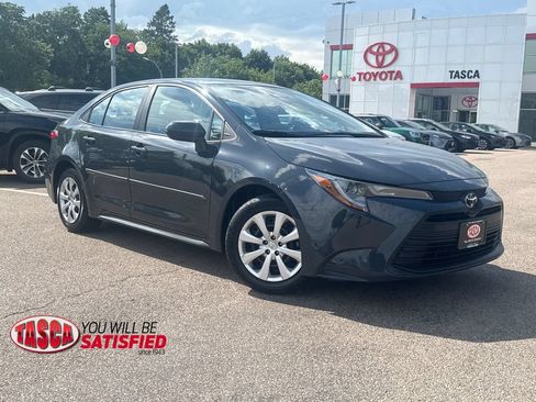 Used 2025 Toyota Corolla LE w/ Convenience Package FWD image 1