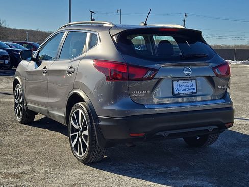 Used 2019 Nissan Rogue Sport SL w/ Premium Package image 7