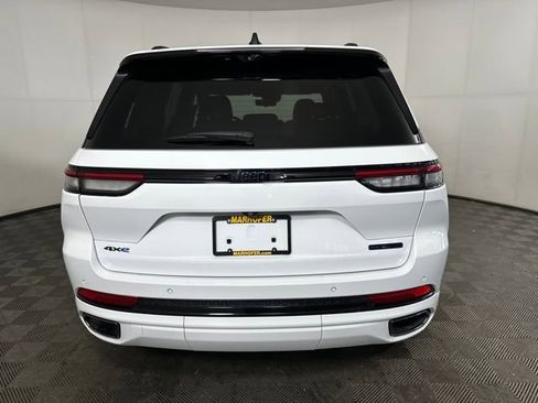 Used 2023 Jeep Grand Cherokee 30th Anniversary image 4