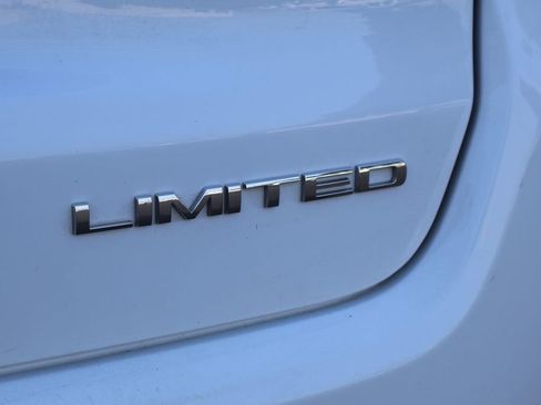 Used 2025 Jeep Compass Limited image 13