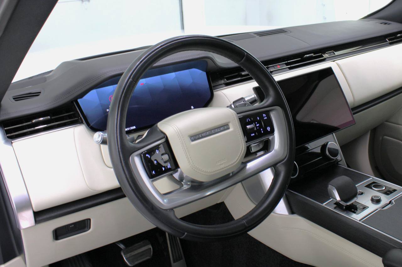 Used 2022 Land Rover Range Rover Long Wheelbase SE AWD/4WD image 32